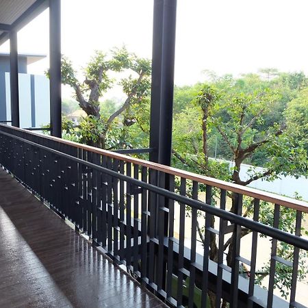 De Vine House Hotel Roi Et Eksteriør billede