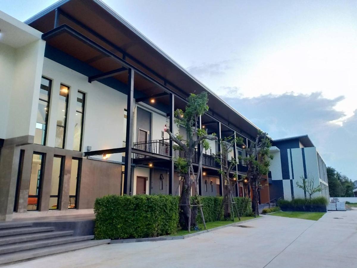 De Vine House Hotel Roi Et Eksteriør billede